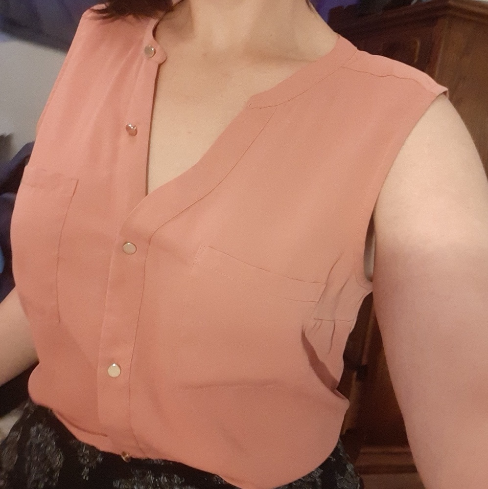 Shirt - Picture 3 of 4